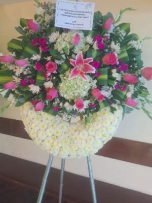 Corona clásica fucsia